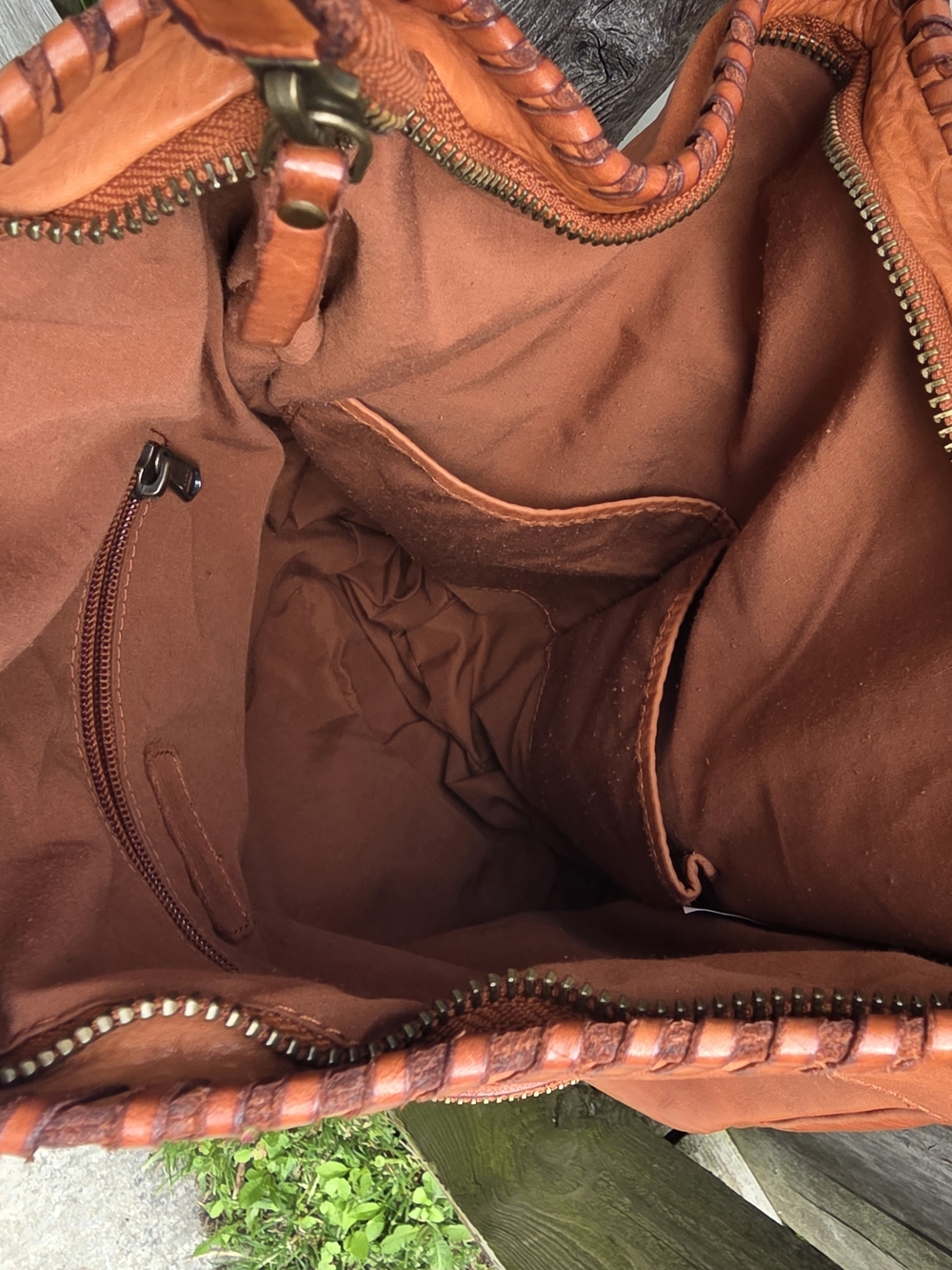 Women's Marta Ponti Leather Hobo Bag in Cognac. BRAND NEW! - Picture 4 of 7